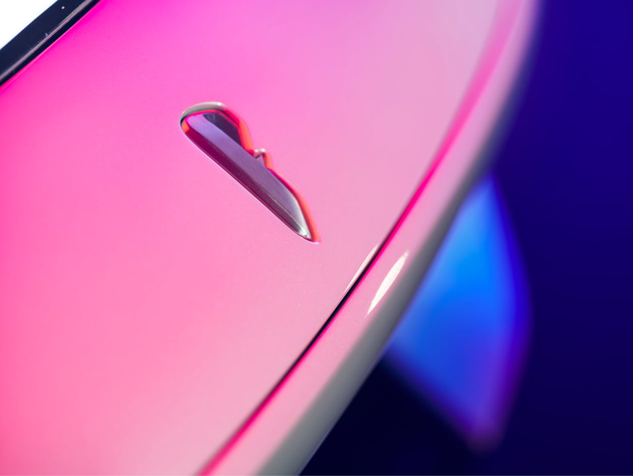 White Battista close-up 1 (studio).png